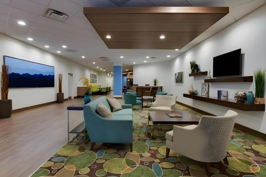 Holiday Inn Express Wilkesboro By Ihg Exterior photo