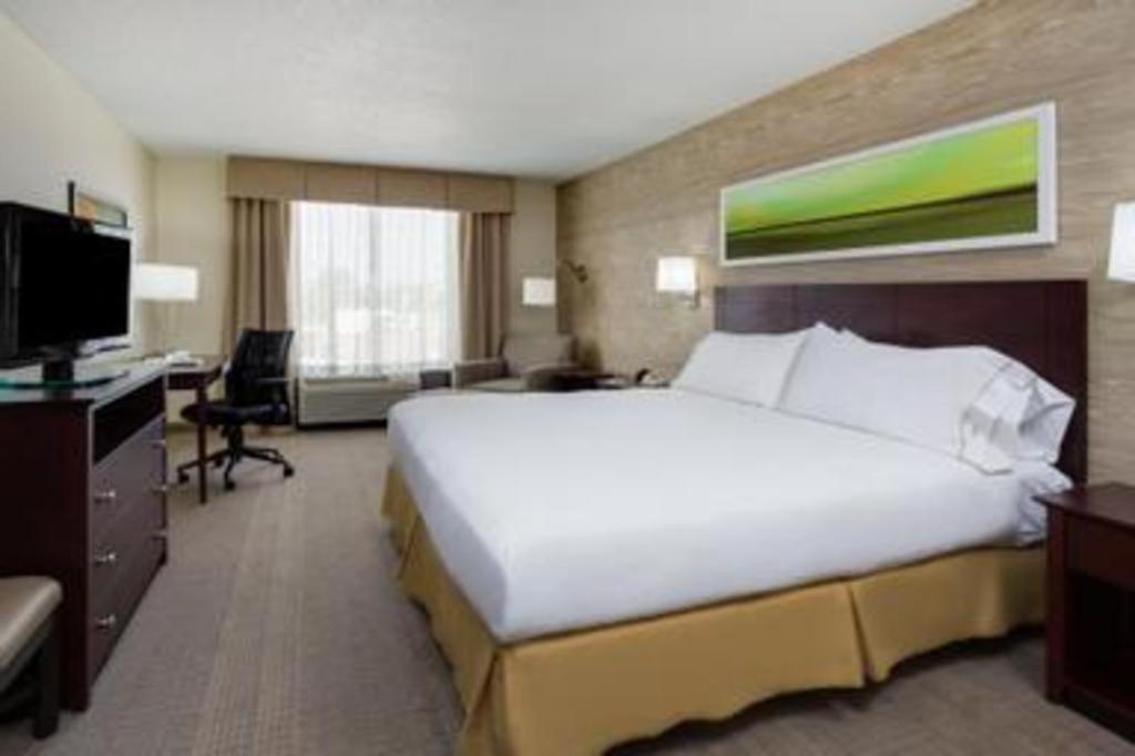 Holiday Inn Express Wilkesboro By Ihg Exterior photo